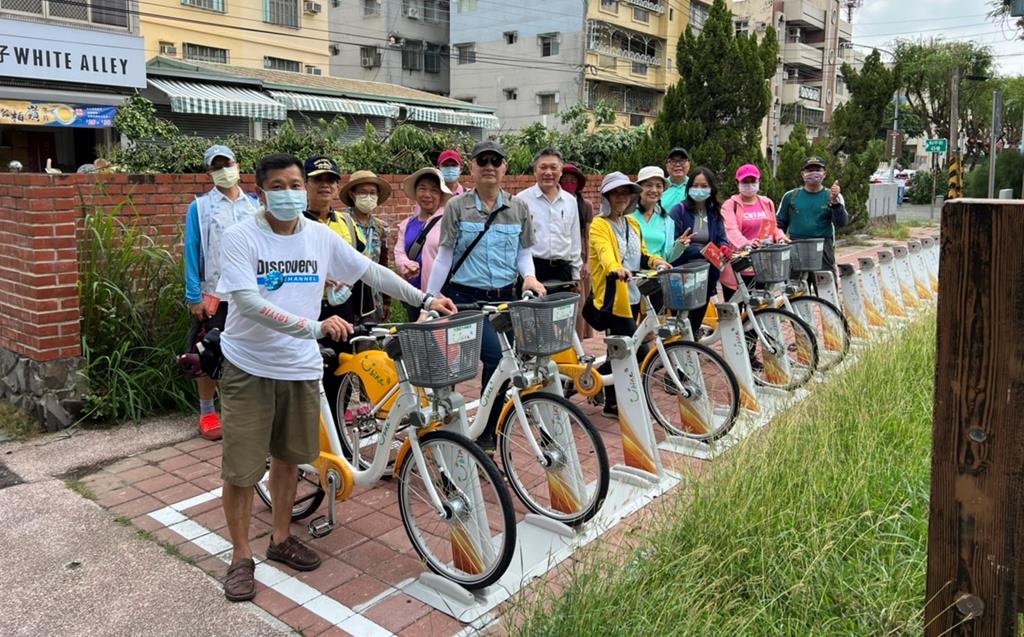 虎頭埤阿勃勒黃金雨花季登場   新化老街+U-bike+導覽解說