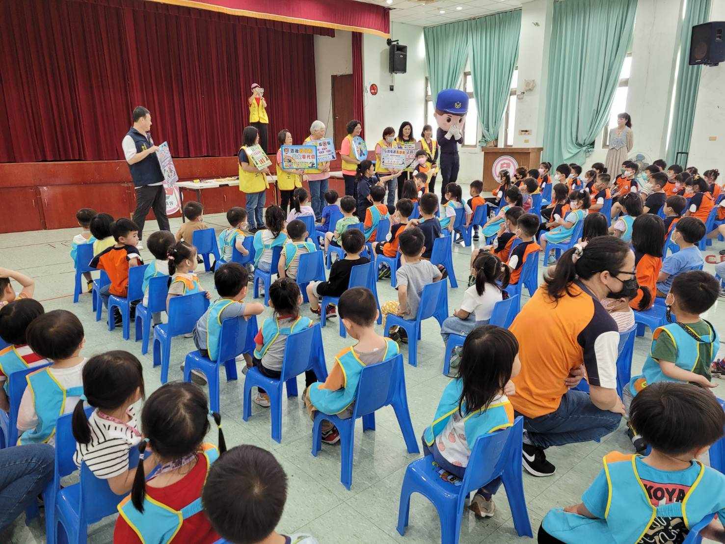 大園警結合幼兒園辦理反詐欺暨交通安全宣導