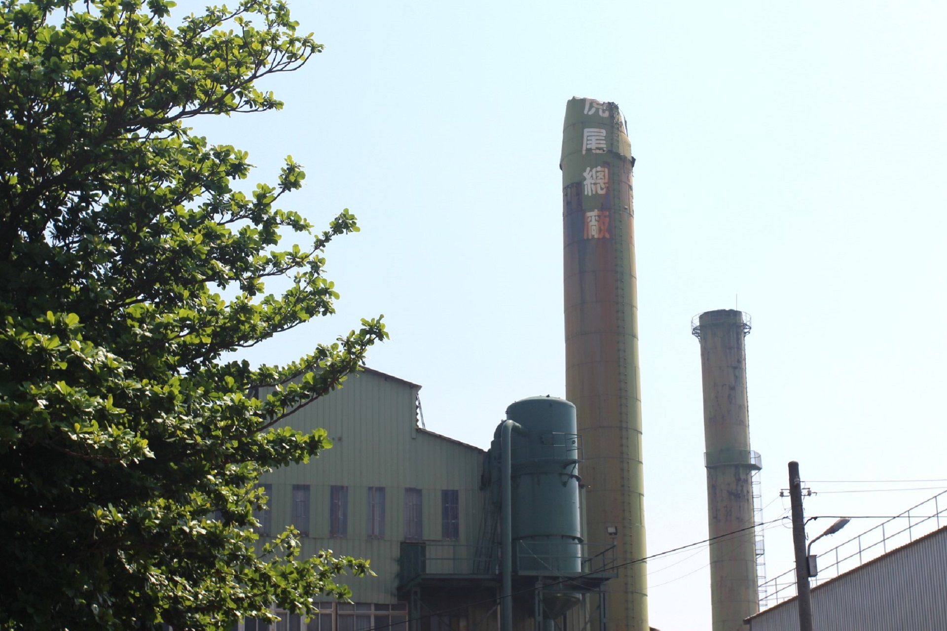 虎尾糖廠古董煙囪遭震斷  逃過轟炸卻難逃今晨震殃