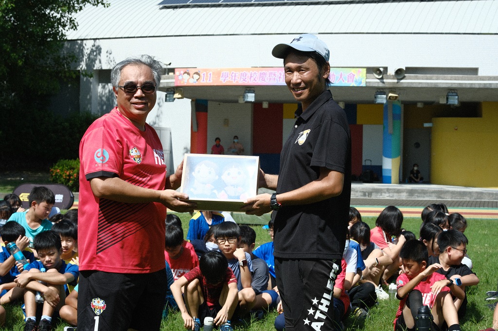 高雄Attackers先鋒女子足球隊推動足運向下紮根前進高市河堤國小