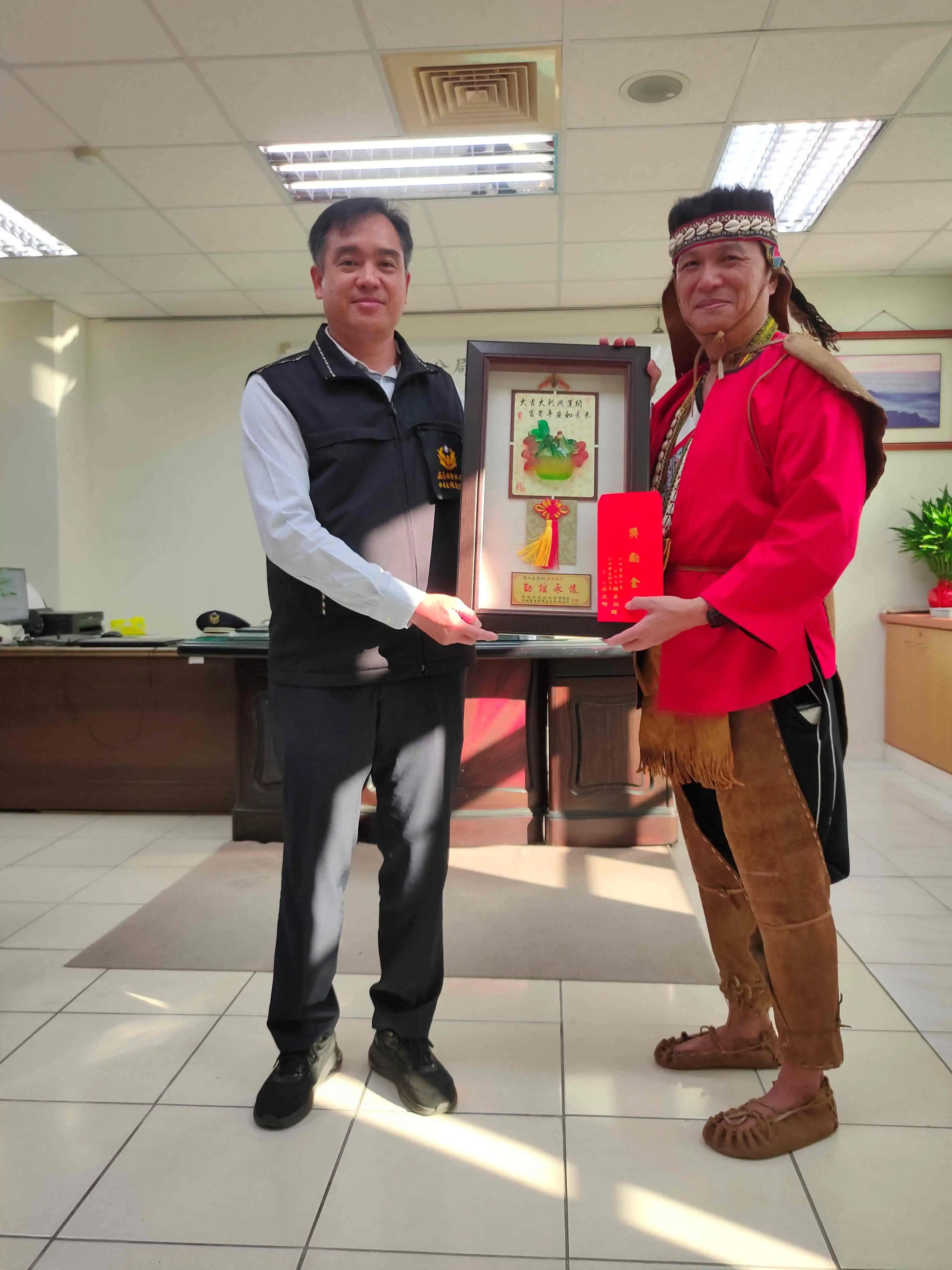 打擊山老鼠盗伐不遺餘力  鄒族勇士太和派出所所長鄭英明退休  竹崎分局期勉繼續守族人安全