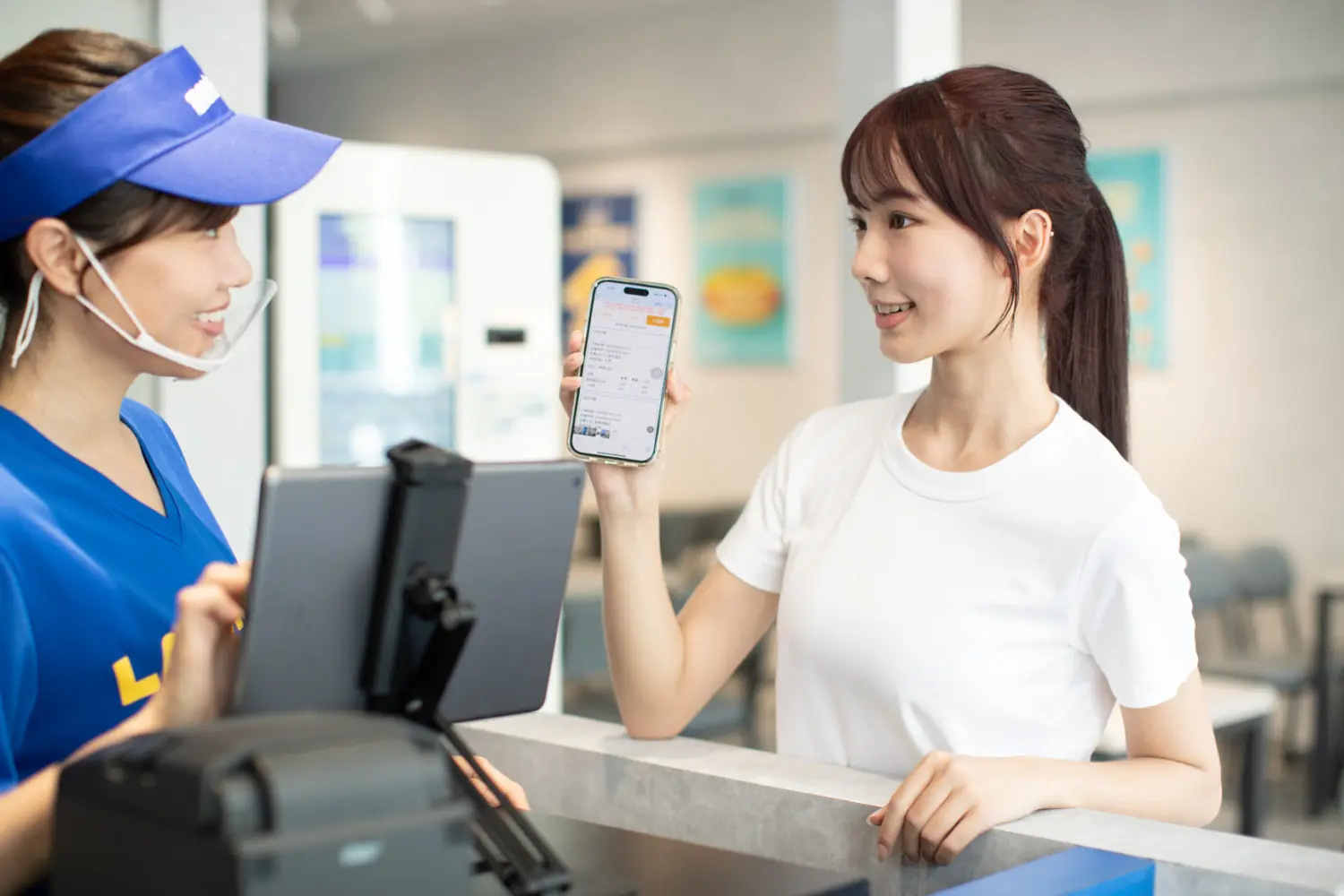 晨間廚房參加2月台北加盟展 邀韓國啦啦隊女神李雅英與民眾交流