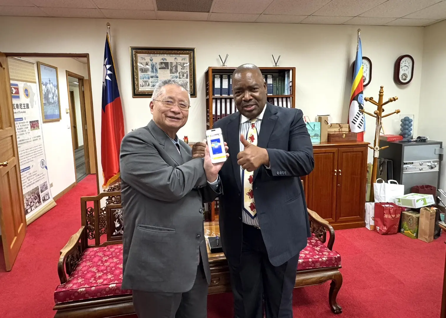 深化非洲傳統中醫藥合作發展～ 史瓦帝尼王國駐台大使恩西比邀請中國醫藥大學教授林昭庚院士商議籌設中醫診療中心，造福當地民眾健康福祉