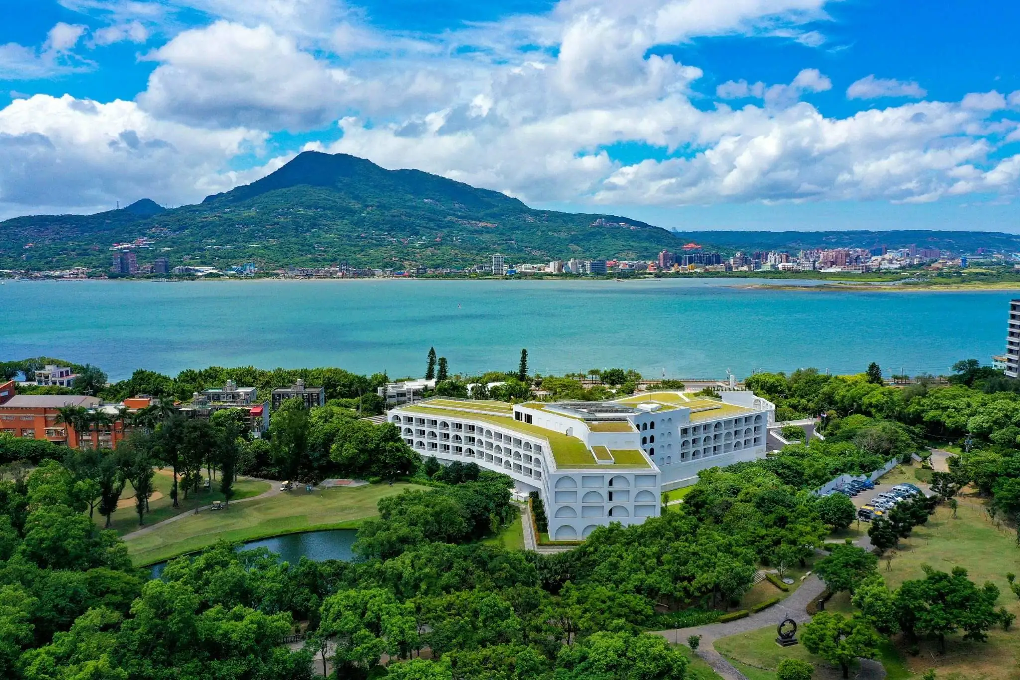 聯合住宿來囉!義大皇家酒店攜手將捷金鬱金香酒店 山海風景一次擁有 聯合住宿來囉!義大皇家酒店攜手將捷金鬱金香酒店 山海風景一次擁有