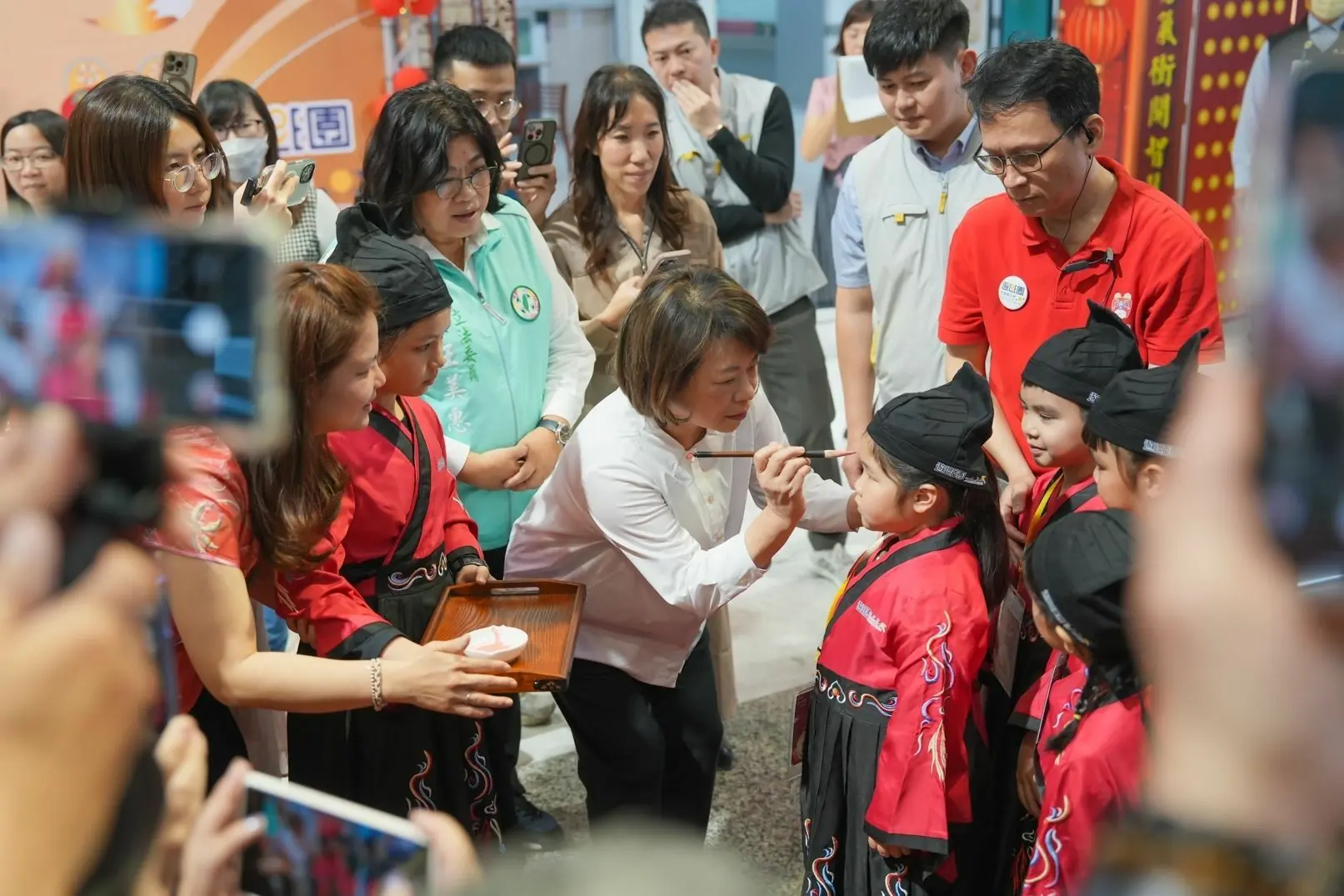 文創「遊Love園親子館」  攜手嘉市府與城隍廟公益古禮抓週活動  展科技新意  Q萌虎頭帽濾鏡吸睛登場