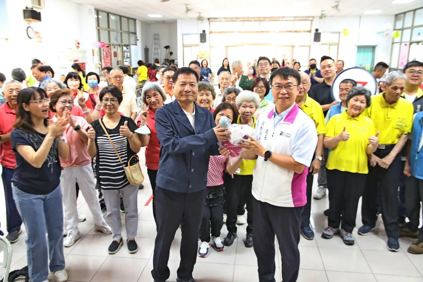 行動健身房開進仁武！80歲阿公阿嬤深蹲比你強／台新