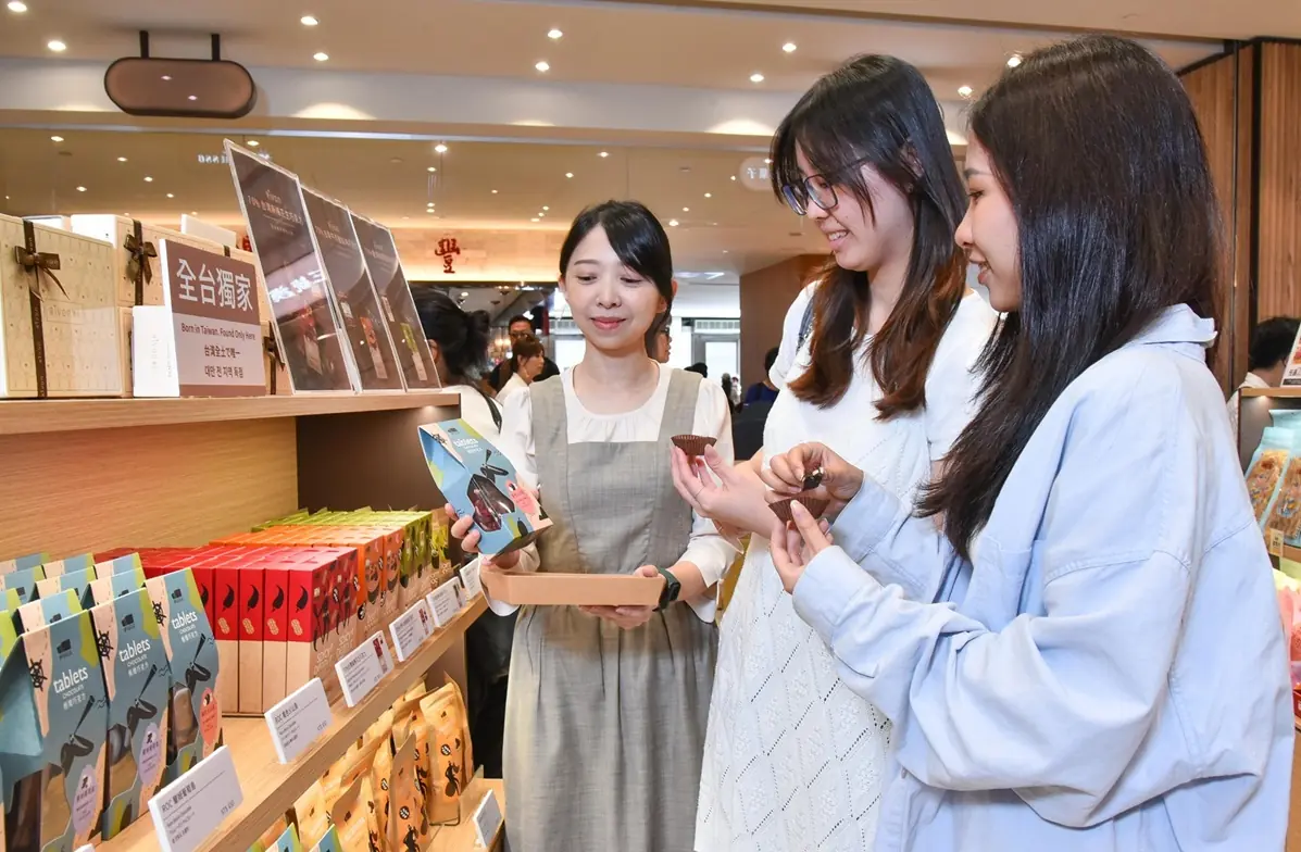 法式糕點品牌 RIVON 禮坊插旗台北101 推出ICA、AOC得獎巧克力系列 首波優惠祭出熱銷商品限時折扣 法式糕點品牌 RIVON 禮坊插旗台北101 推出ICA、AOC得獎巧克力系列 首波優惠祭出熱銷商品限時折扣