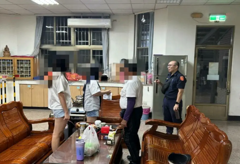 高雄7旬失智翁失蹤 東港警發現助團圓