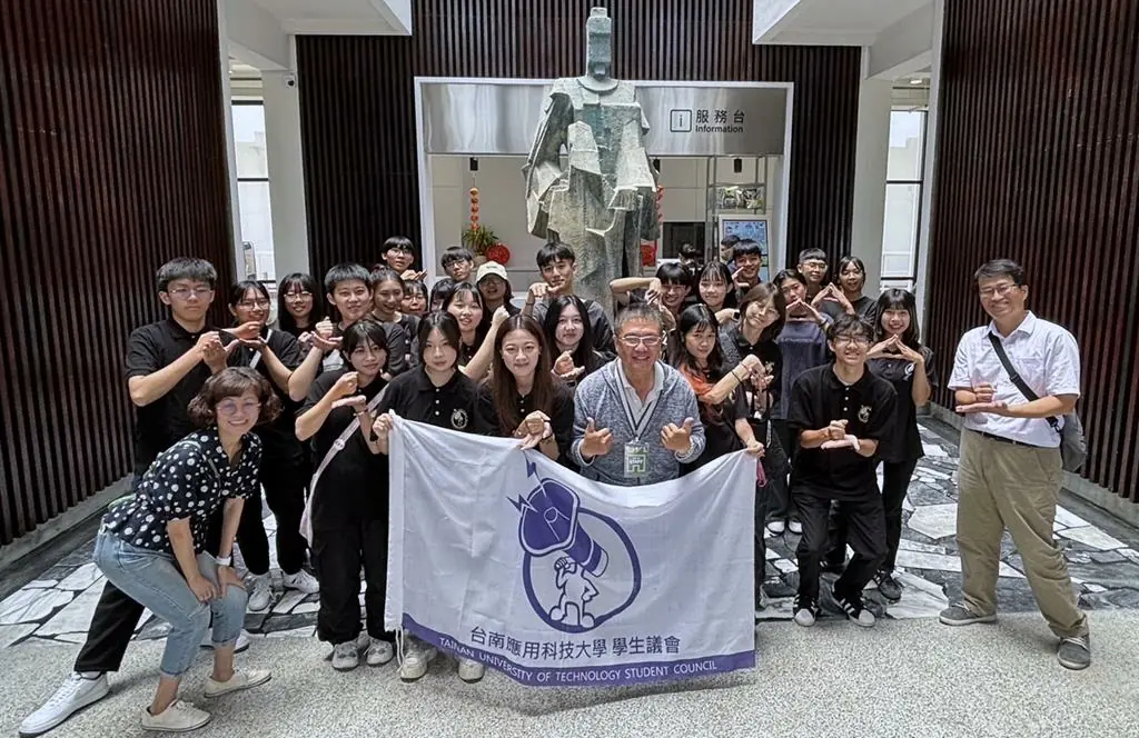 台南應用科大師生響應市政參訪 穿梭博物館看歷史學廉政 台南應用科大師生響應市政參訪 穿梭博物館看歷史學廉政