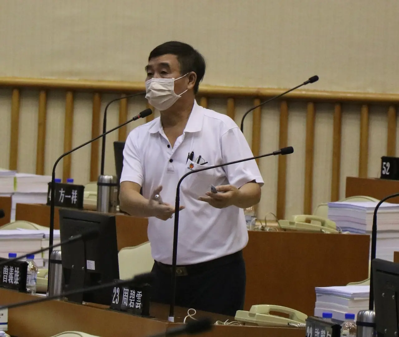 台海戰爭一觸即發，曾義雄建議縣府用第二預備金成立民防組織