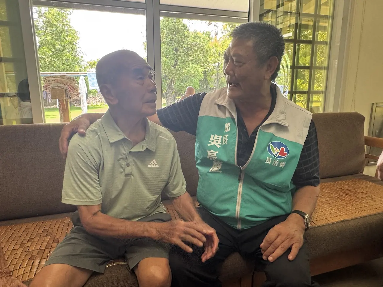 長治鄉鑽石婚137對，吳亮慶贈禮券喜餅