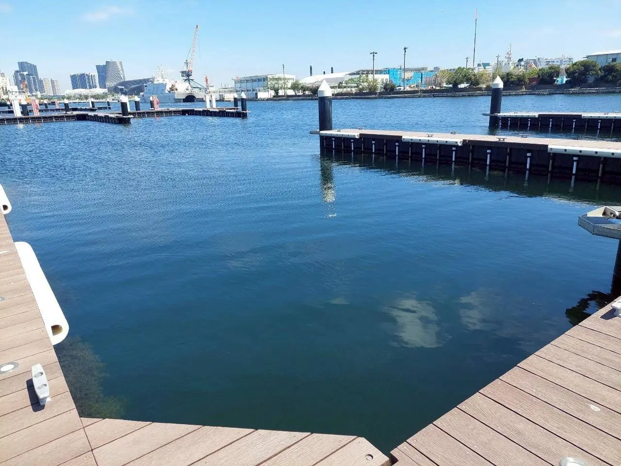 高雄港第三船渠遊艇碼頭啟用,即日起受理申請 高雄港第三船渠遊艇碼頭啟用,即日起受理申請