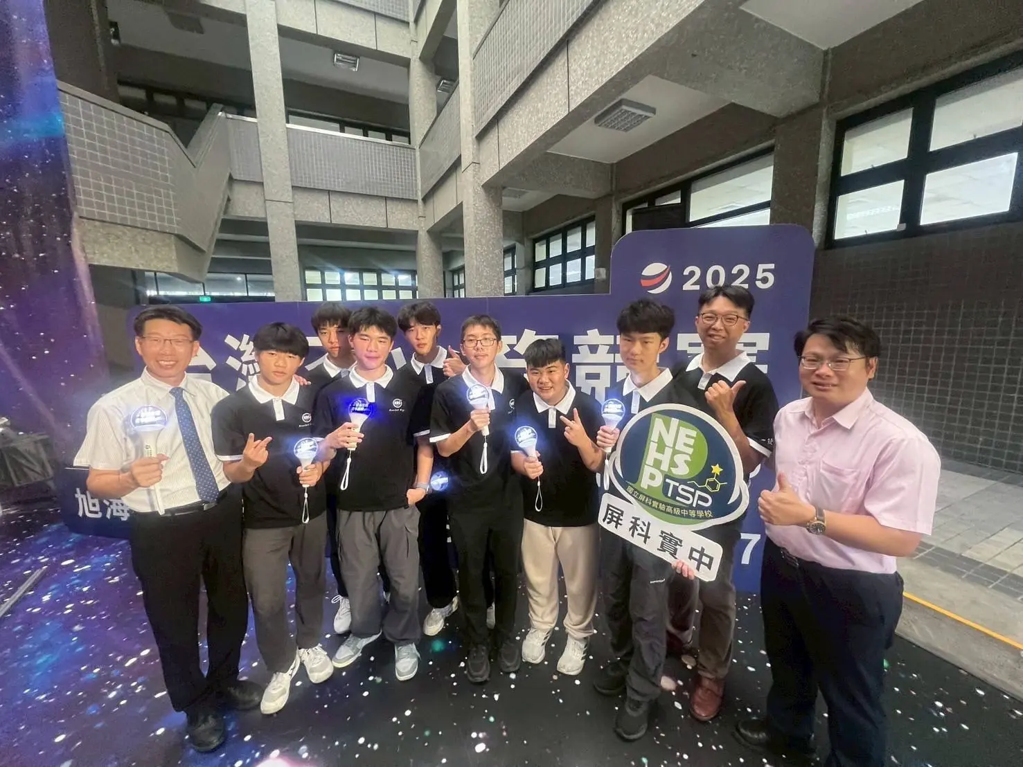 春米縣長祝福 屏科探空火箭夢想升空