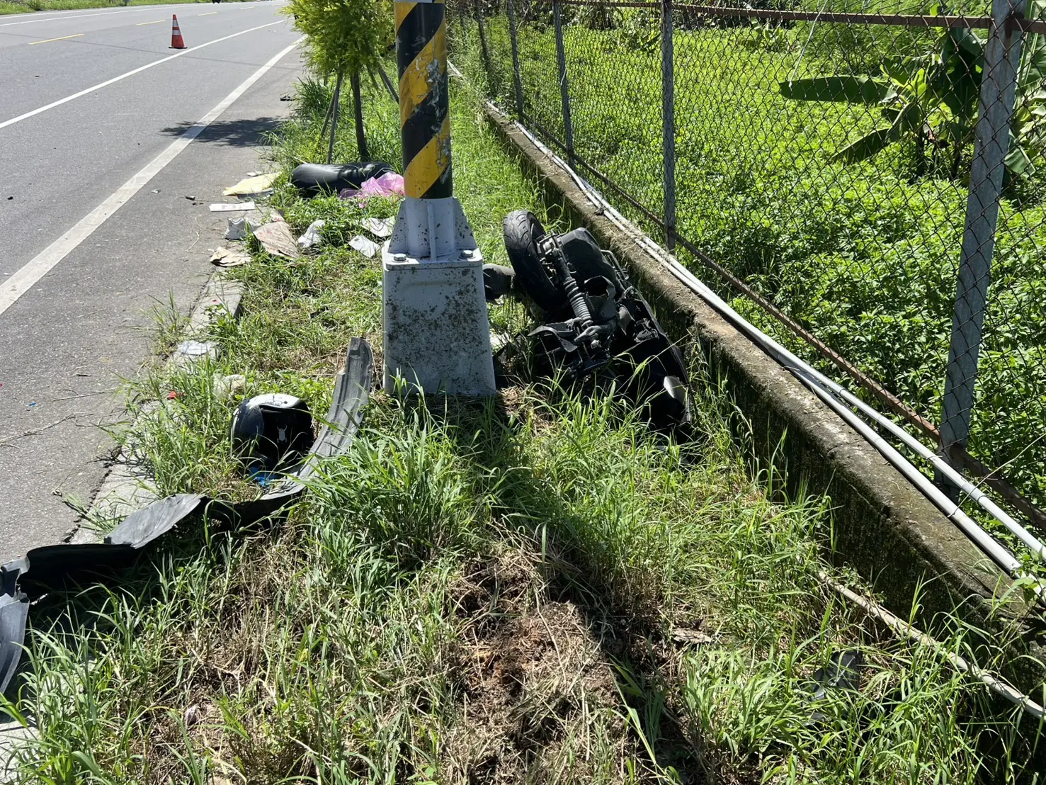 嘉縣中埔鄉135線汽車與同方向機車擦撞  祖孫機車雙載一死一傷  72歲胡男傷重不治