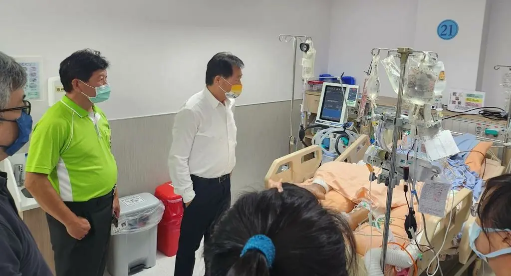 南市慰問嘉義縣民和國中棒球隊車禍受傷教練及選手 南市慰問嘉義縣民和國中棒球隊車禍受傷教練及選手