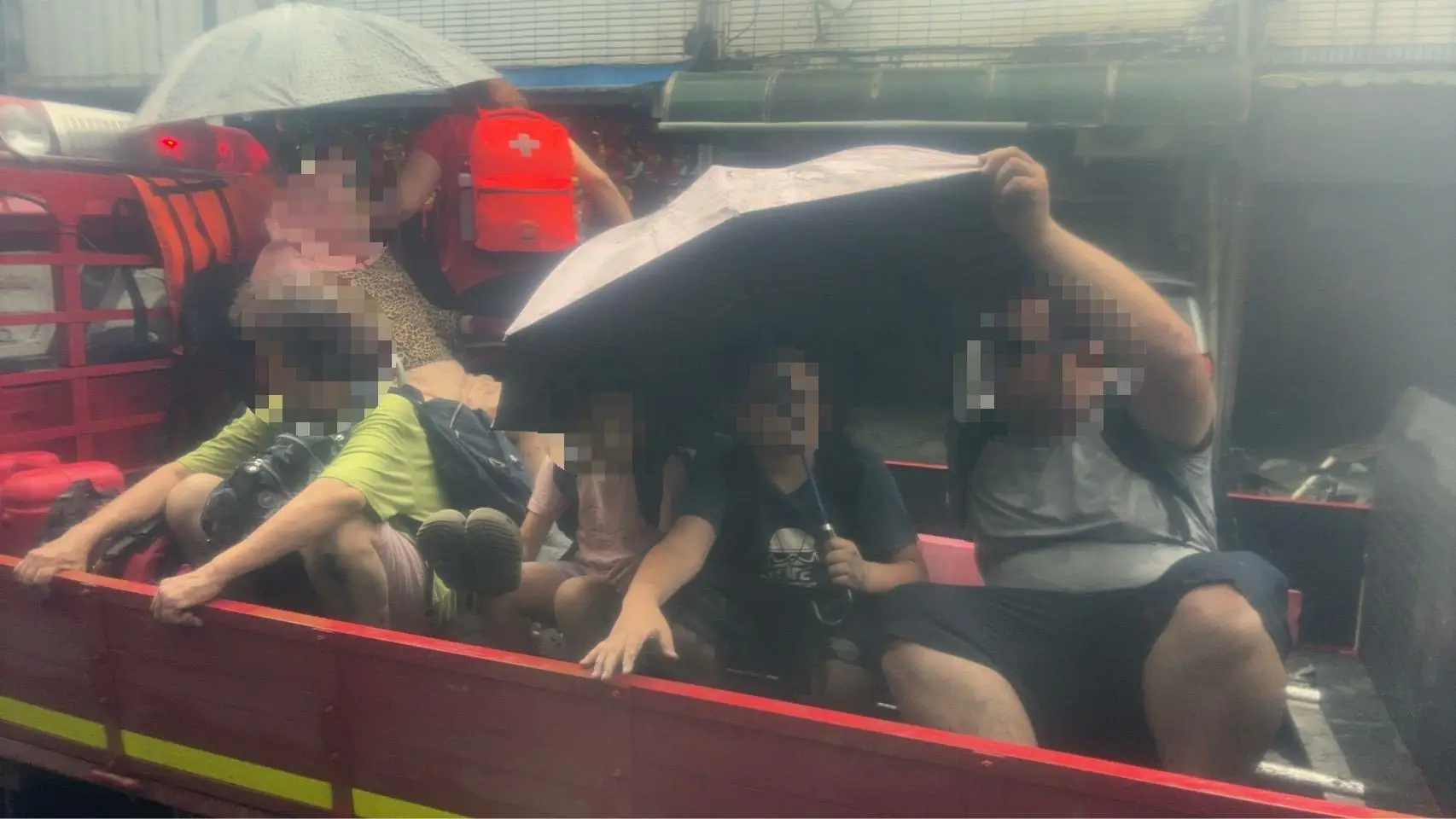 屏東縣政府消防局特搜隊支援花蓮光復鄉災區救援工作救出61人