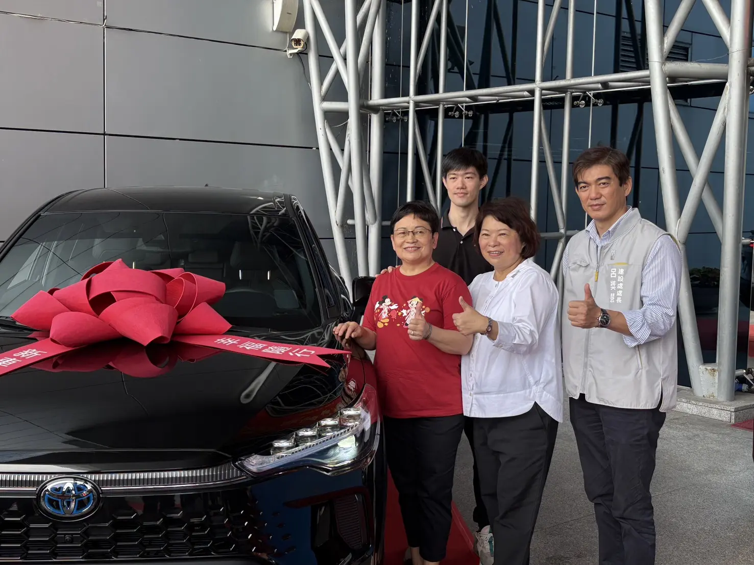 2025嘉市購物節締造10億佳績 連六年刷新紀錄 鍾小姐獲百萬轎車頭獎  嘉購王消費達3千餘萬元