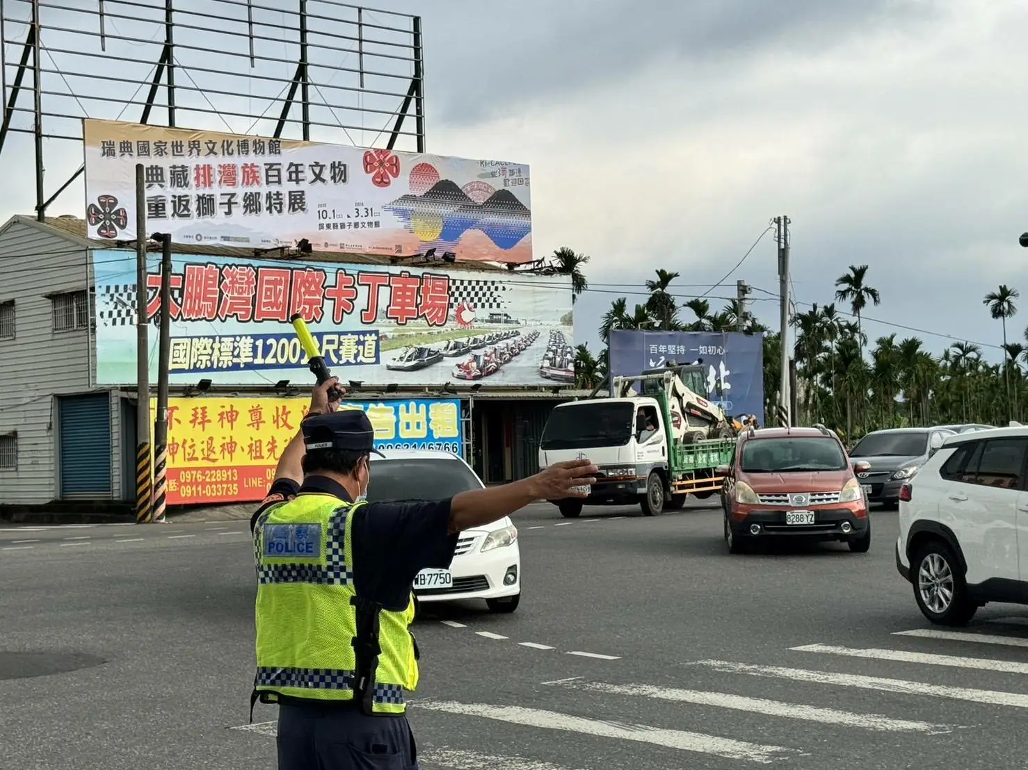 光復節連假南北雙向車潮預警　屏警調撥車道與智慧號誌雙管齊下