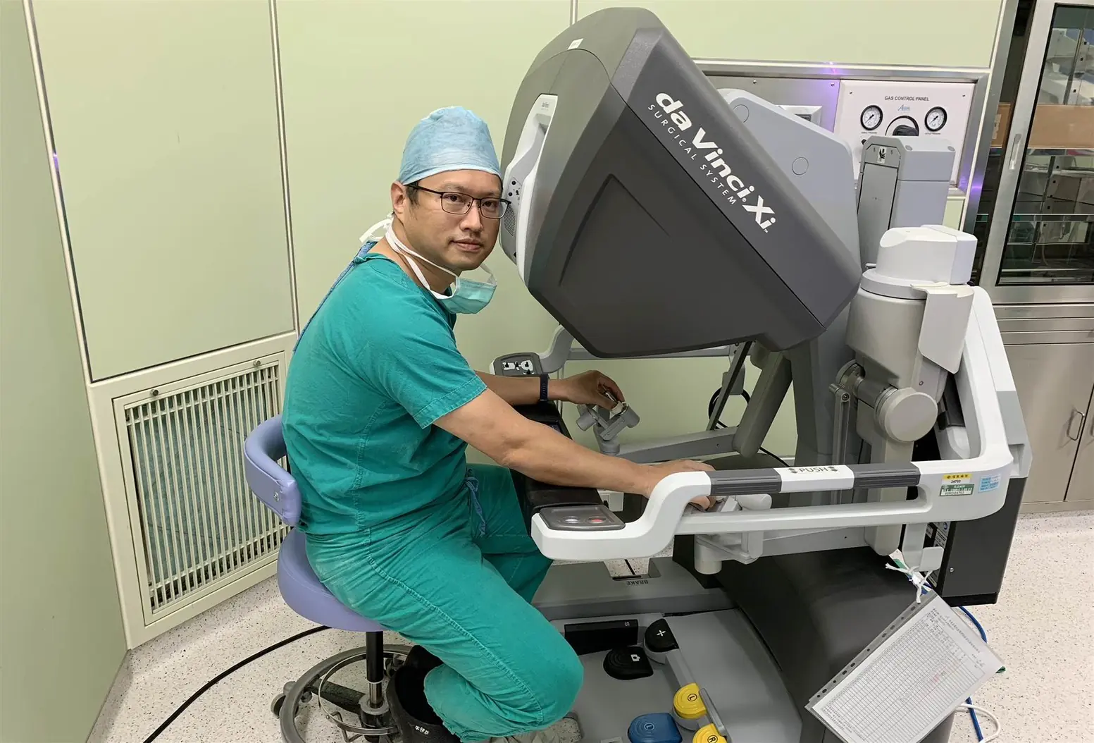 嘉義長庚醫院先進手術獲國際認證　成立「達文西耳鼻喉頭頸手術示範教學中心」 徐正明教授為雲嘉南區獲認證的耳鼻喉科醫師