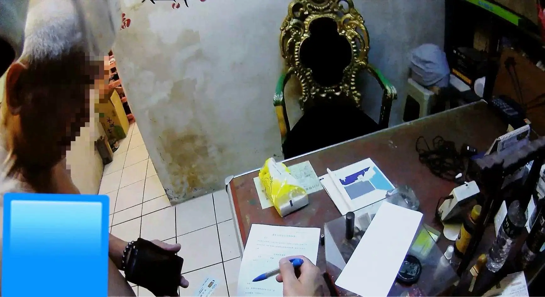 老翁健保卡遺失 內埔警親送到家