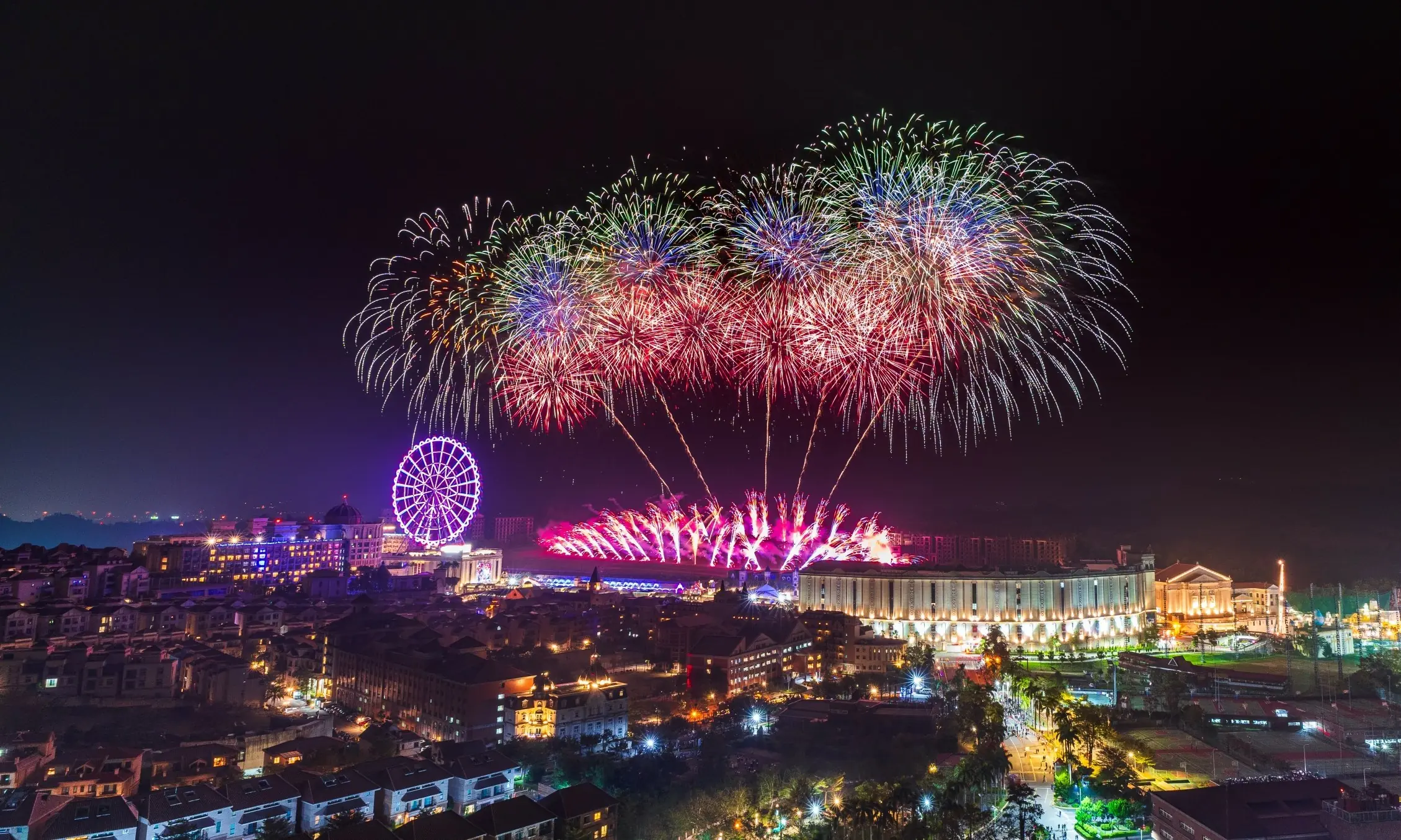 全台最浪漫!義大世界999秒跨年煙火秀 這裡看最精彩 全台最浪漫!義大世界999秒跨年煙火秀 這裡看最精彩