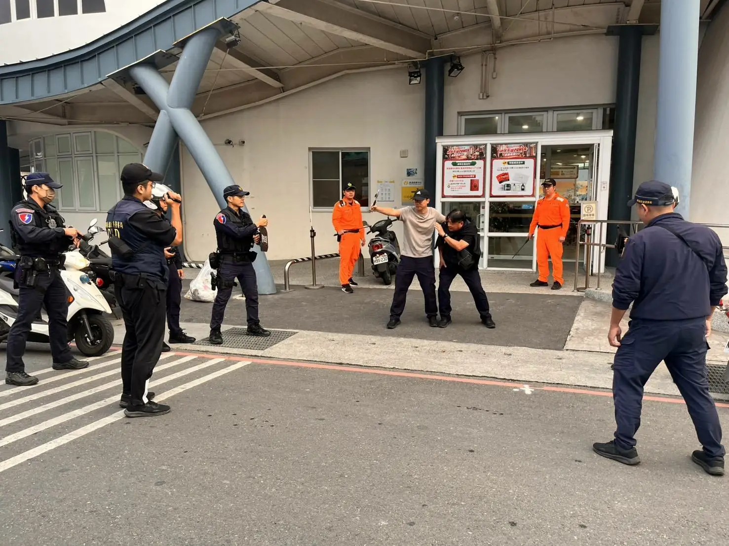 「快打護島」東港警跨域聯手海巡、快打演練超逼真