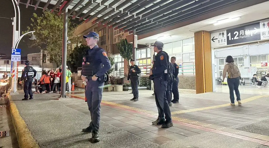 南警因應北部重大治安事件強化大眾運輸場域安全維護 守護市民安全 南警因應北部重大治安事件強化大眾運輸場域安全維護 守護市民安全