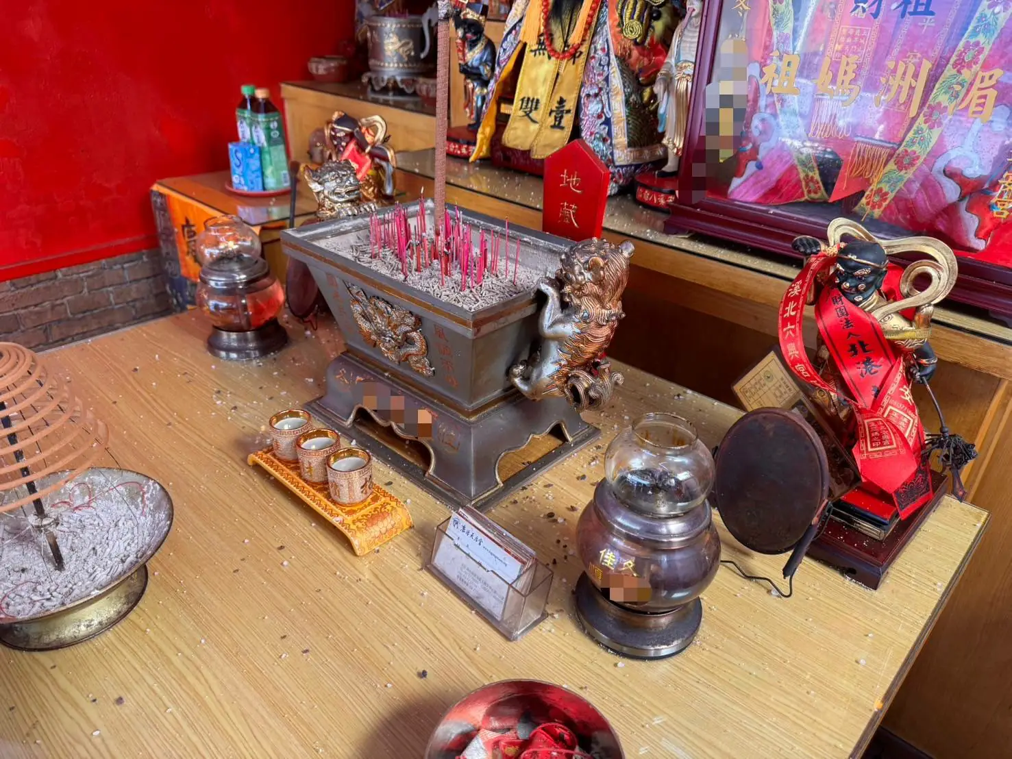 宮廟內遭人潑灑不明物體陳女到案