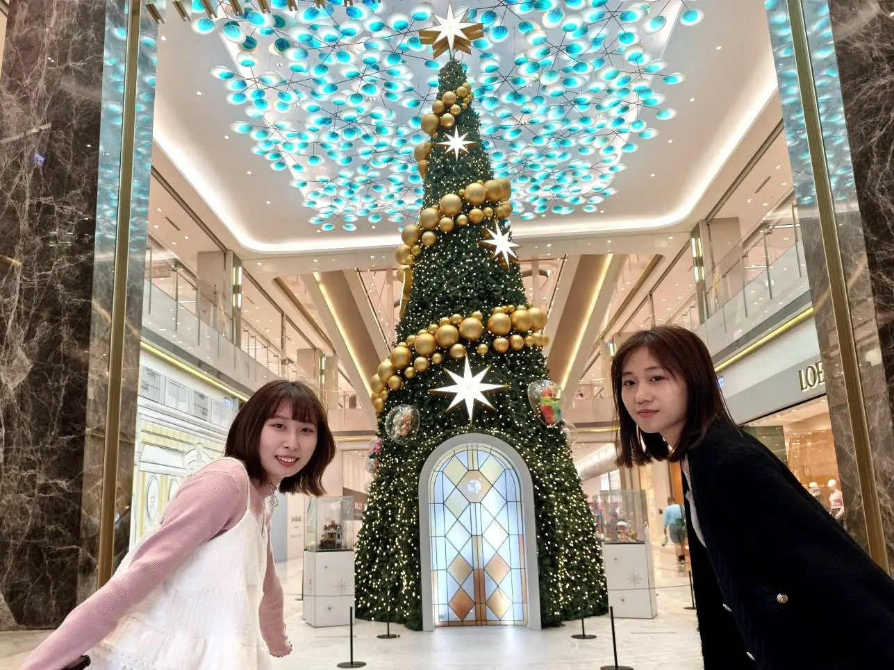 最想帶回家的耶誕樹！義享時尚廣場魔法耶誕療癒綻放！ 10%購物回饋嗨購新年，視覺與聽覺演出打造節慶體驗！