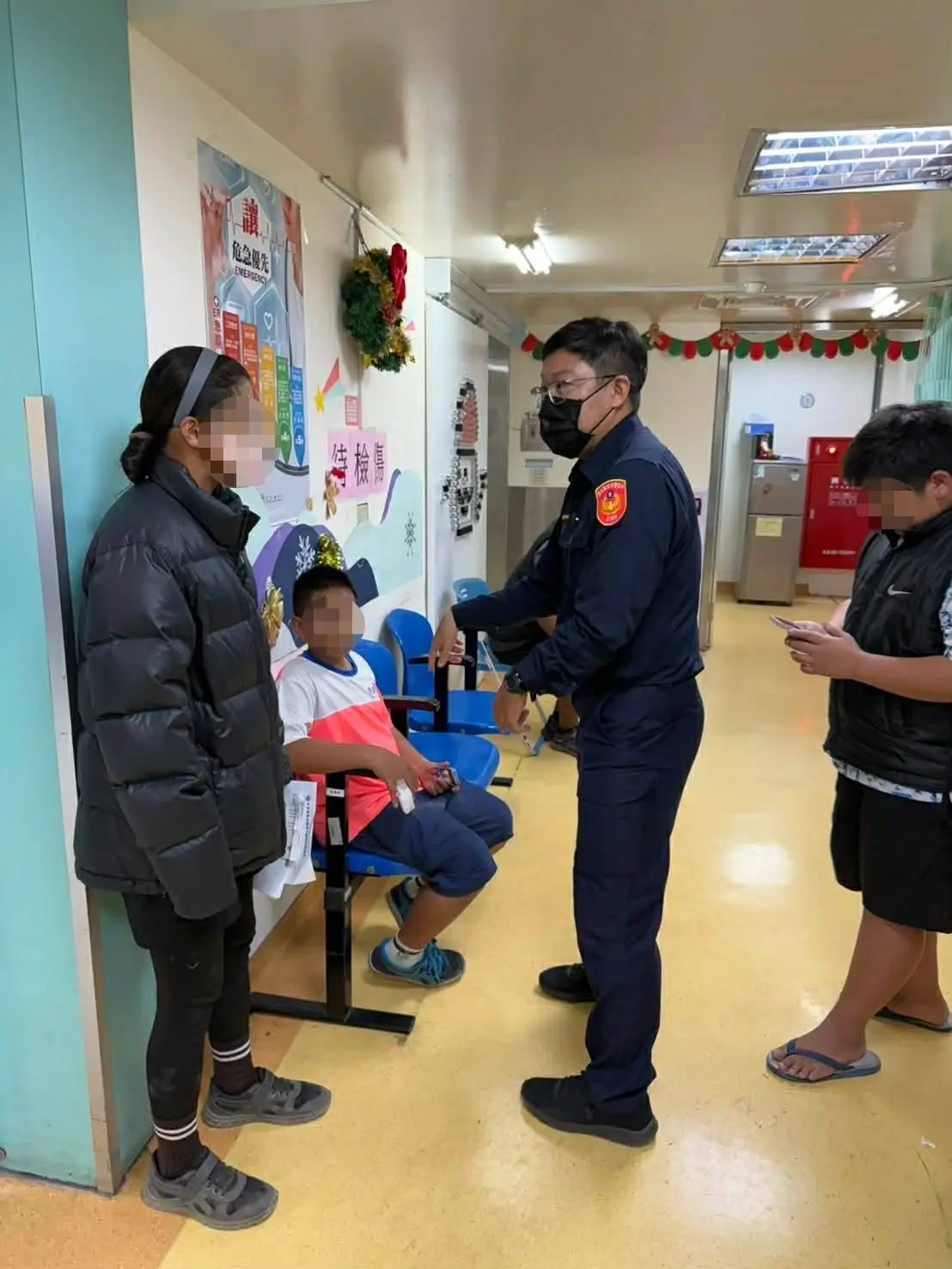 男童遊玩受傷血流不止 潮州警即時送醫救援 男童遊玩受傷血流不止 潮州警即時送醫救援