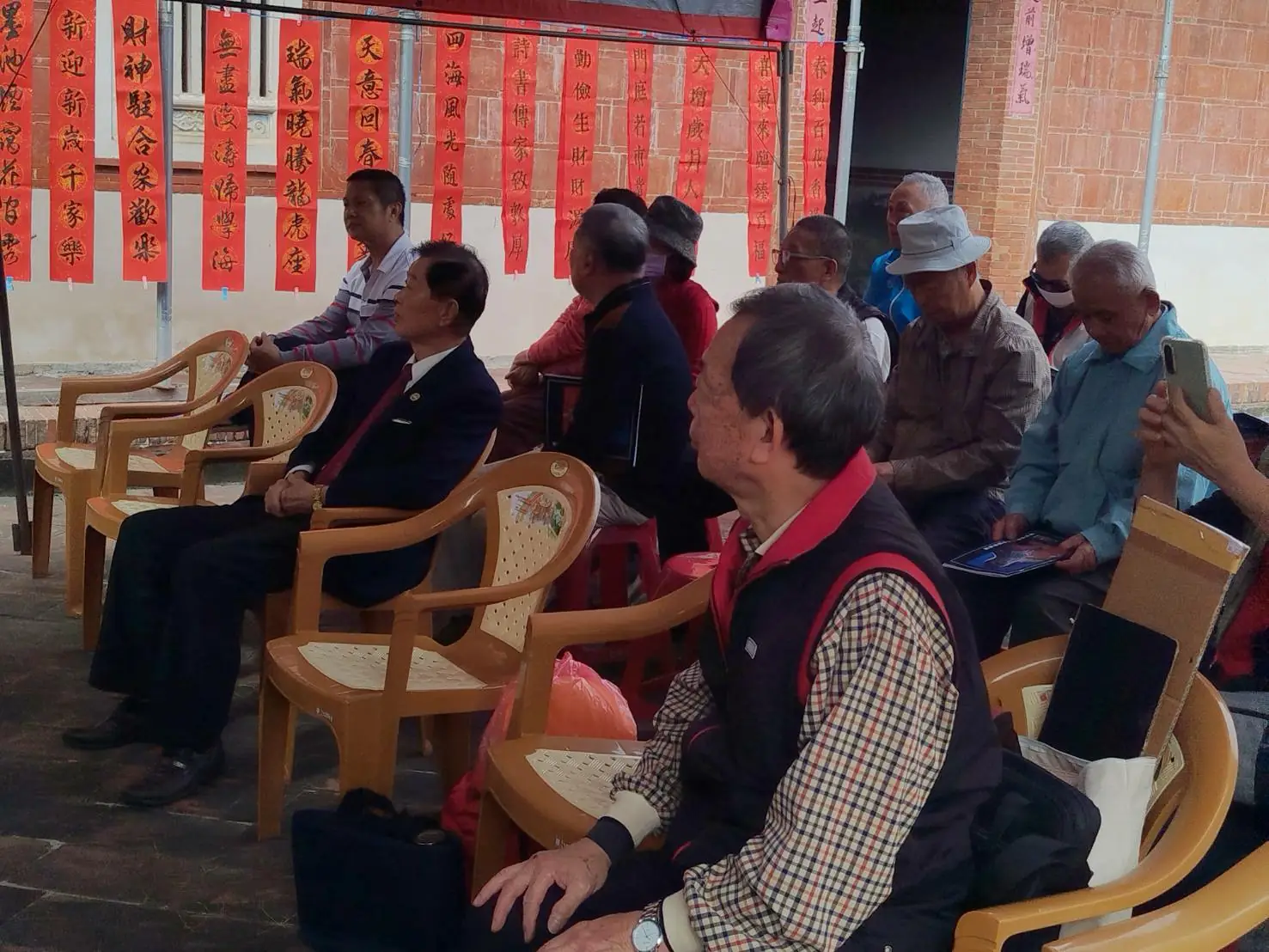 屏東縣閩南文化藝術協會屏東縣閩南文化藝術協會115年度第二屆第三次會員大會暨新春揮毫《駿馬迎春・藝未盡》會員聯誼活動熱鬧登場 屏東縣閩南文化藝術協會屏東縣閩南文化藝術協會115年度第二屆第三次會員大會暨新春揮毫《駿馬迎春・藝未盡》會員聯誼活動熱鬧登場