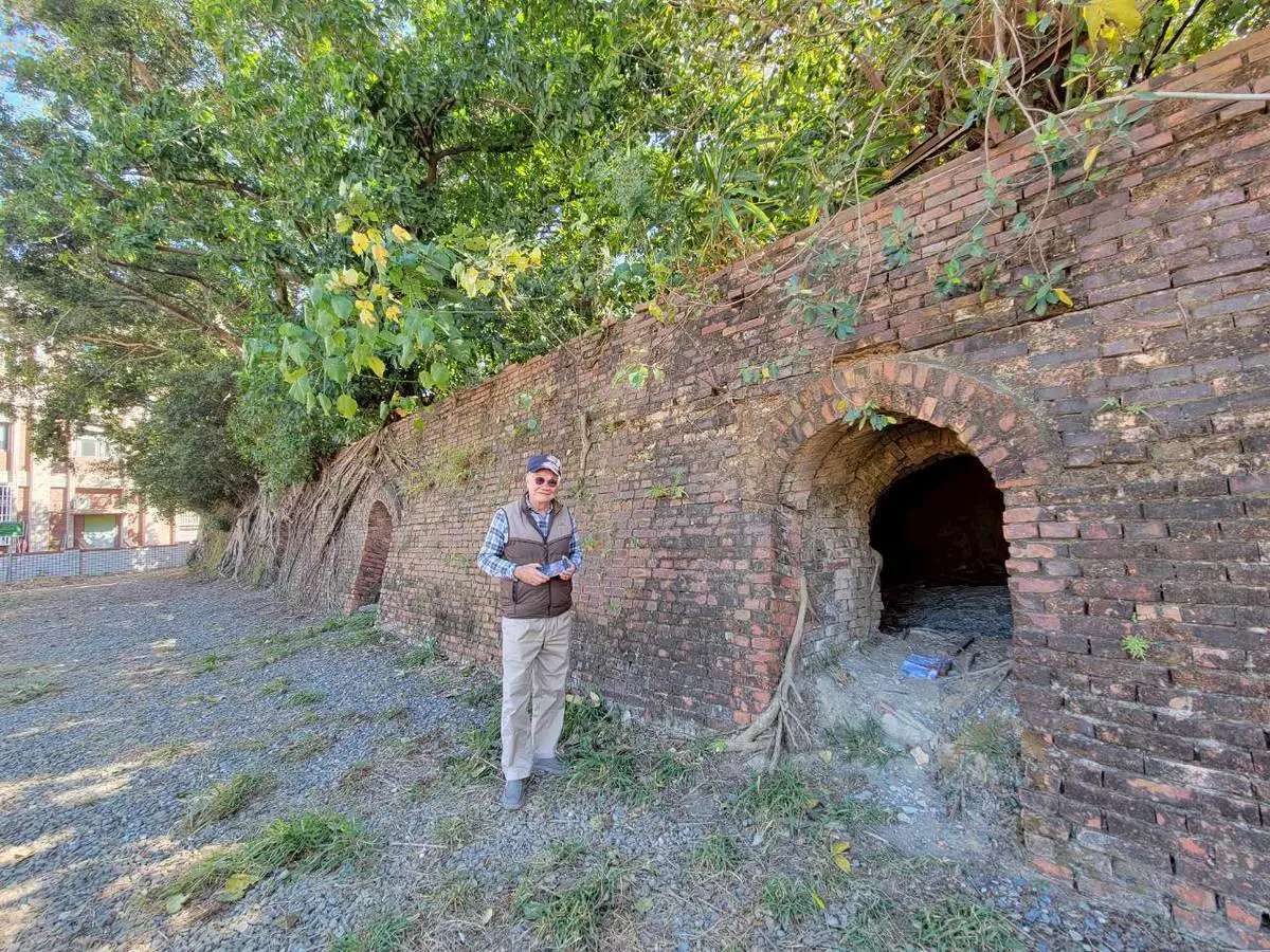 屏東縣內埔鄉三間屋屋主曾喜城《尋幽訪古》