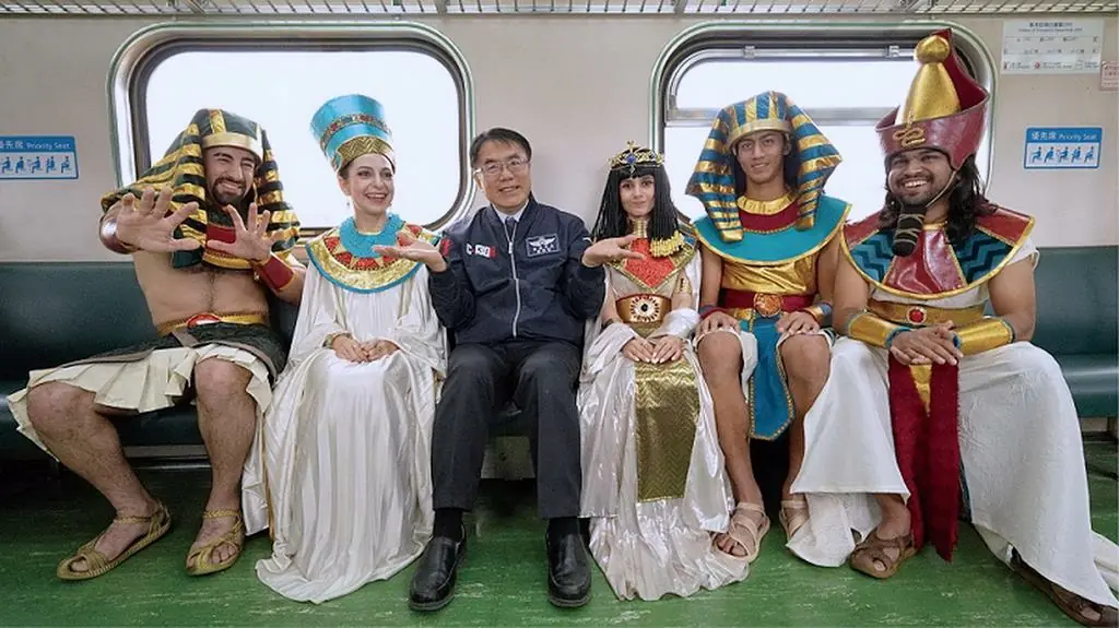 南市觀旅局配合奇博埃及之王開展拍KUSO影片  黃偉哲帶著法老遊臺南