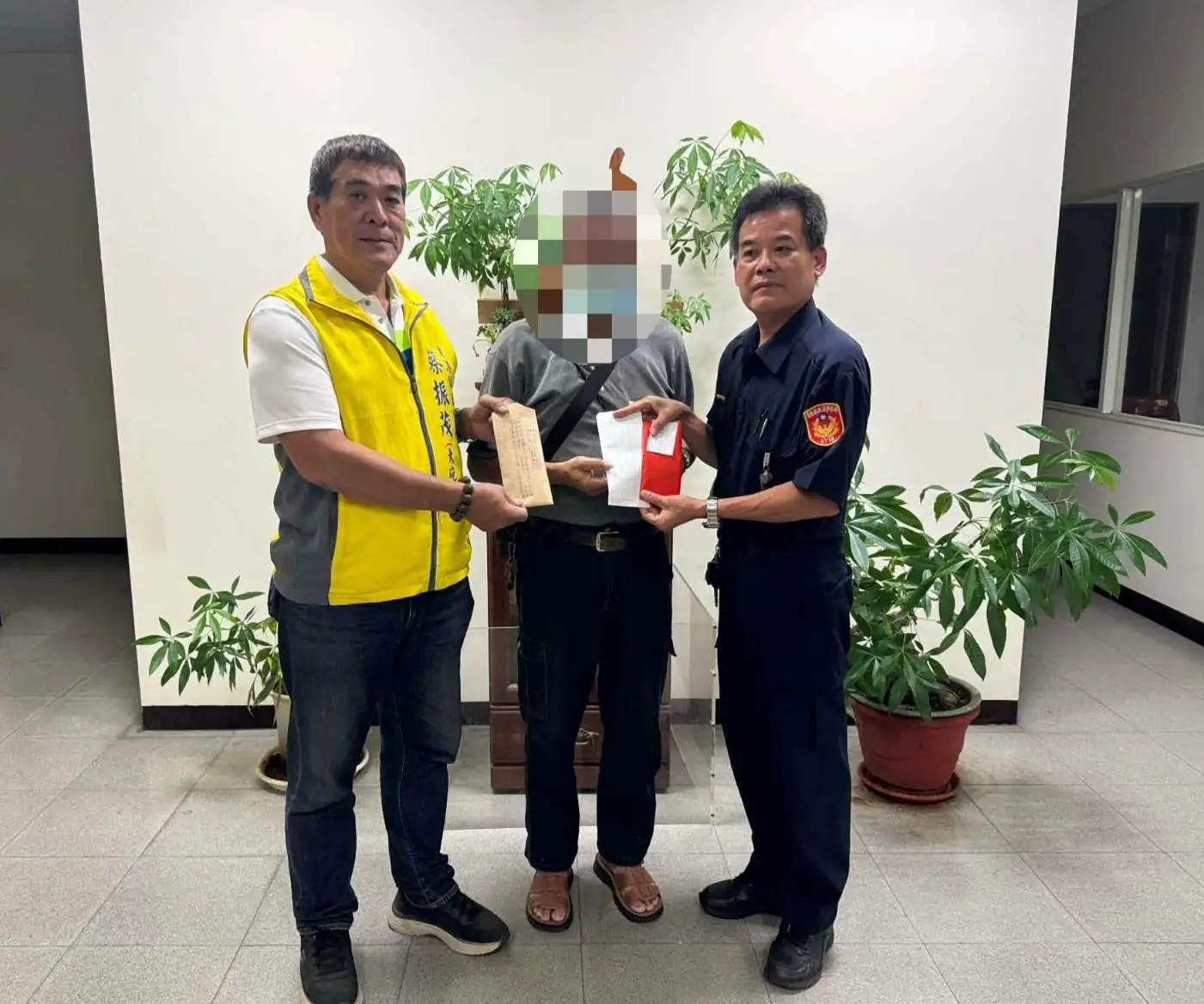 清寒家庭遭逢喪子之痛 枋警集結善心伸手援助