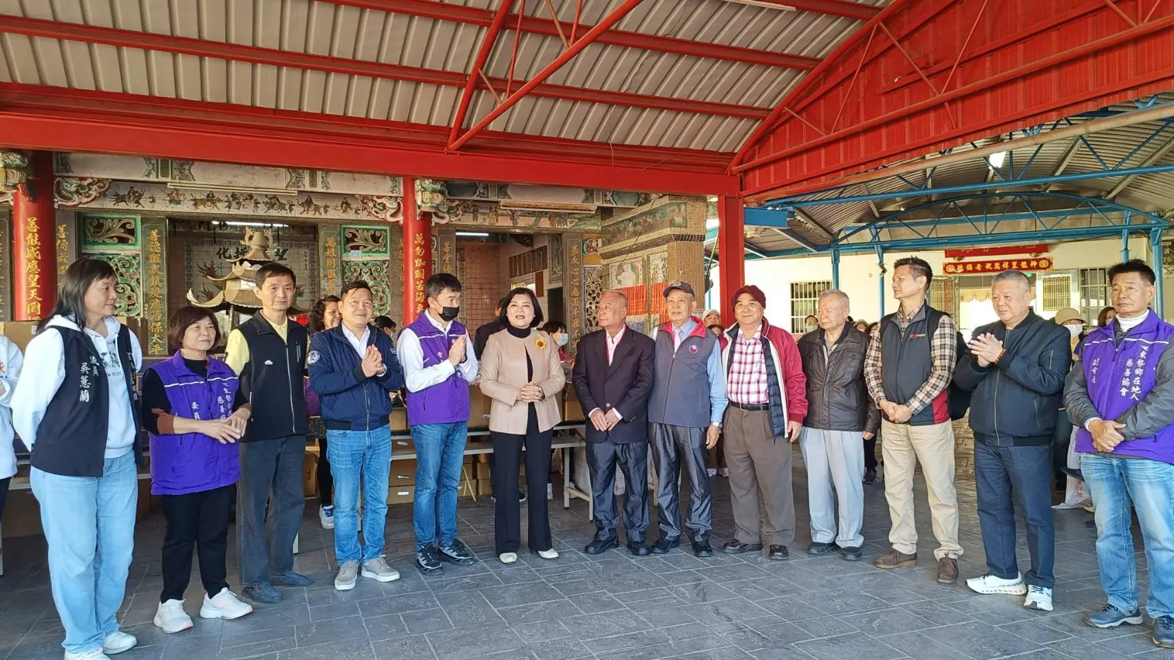 雲高慈愛會回饋家鄉送暖捐24萬　東勢寒冬關懷弱勢12年不間斷