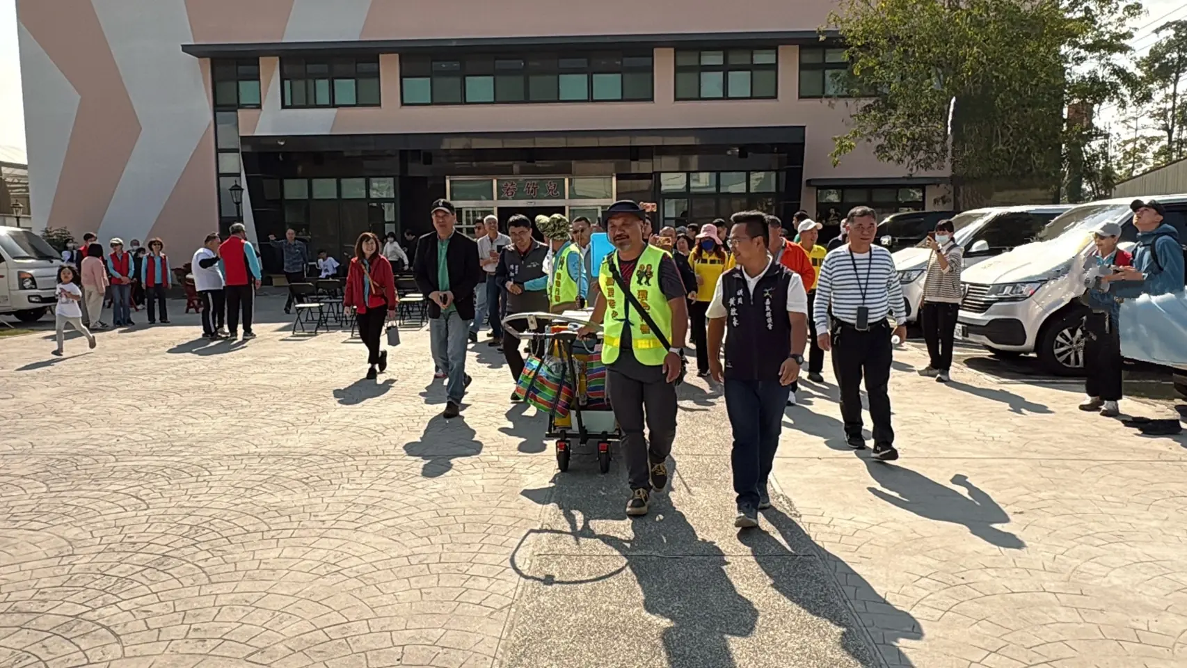 喜樂徒步・環島行善  黃金生、張恭銘從若竹兒基金會出發  展開 1200 公里徒步公路公益之旅