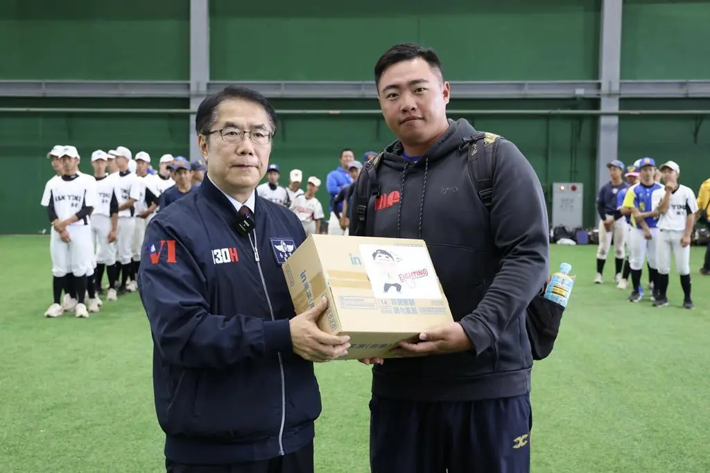 韓職樂天巨人亞太春訓兼公益棒球講座首登場   黃偉哲探班深化臺韓交流