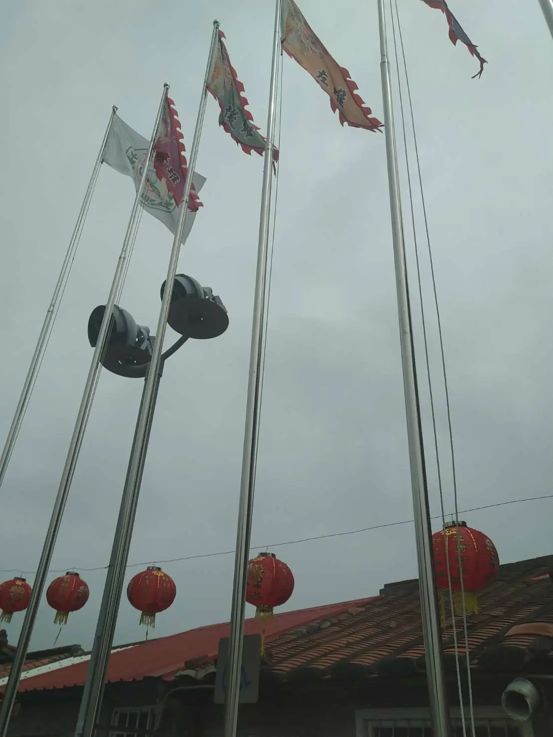 六堆忠義亭 今日驚傳廟前象徵六堆的旗桿遭人惡意破壞已報警調查 六堆忠義亭 今日驚傳廟前象徵六堆的旗桿遭人惡意破壞已報警調查