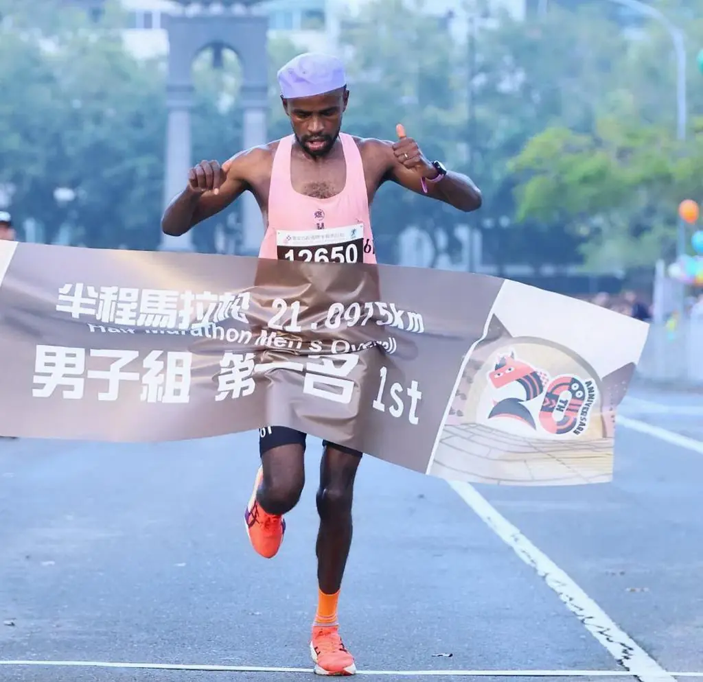 臺南古都國際半程馬拉松高手雲集競奪獎金 肯亞選手馬丁奪冠、露絲封后